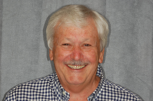 Teeth gap restored with porcelain laminates 25 years later